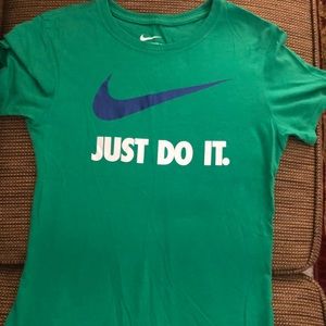 Nike t-shirt. Women’s XS